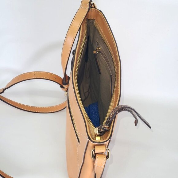 NWOT G.I.L.I. Women's Honey Brown Leather Flat Double Zip Crossbody 1438 - Picture 6 of 11